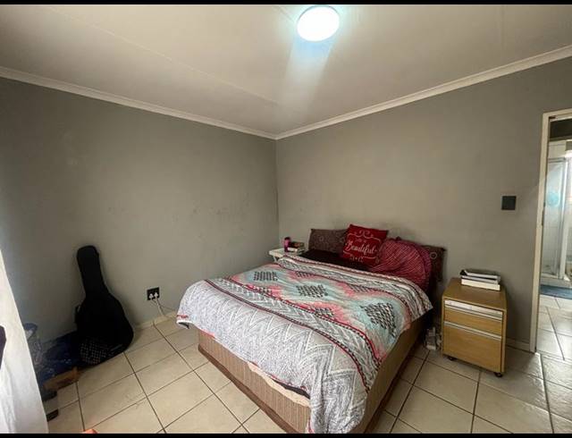 2 BEDROOM TOWNHOUSE FOR SALE IN STRUBENSVALLEI